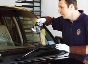 Бизнес идеи: ремонт лобовых стекол на авто