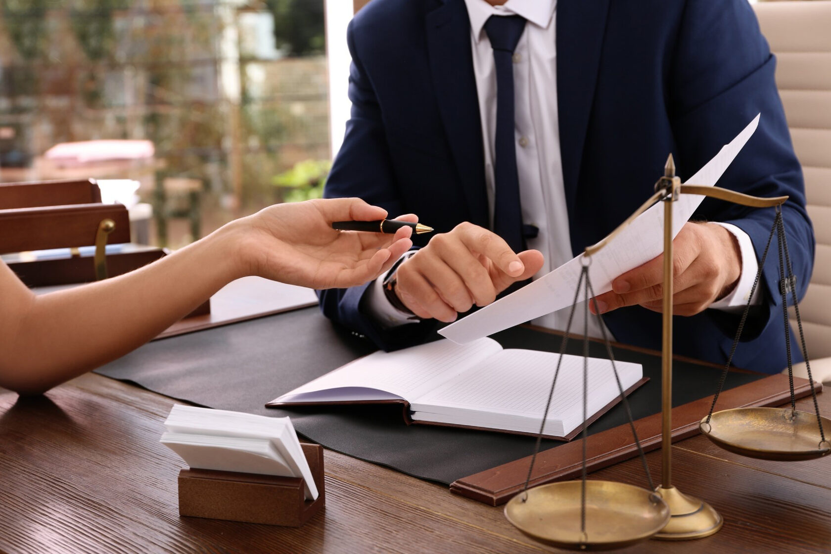6 главных преимуществ услуг юридических фирм